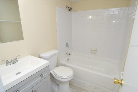 Condo in Tampa, Florida, 1 bedroom  № 1903934 - photo 21