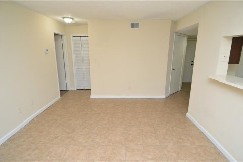 Condo in Tampa, Florida, 1 bedroom  № 1903934 - photo 20