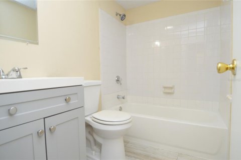 Condo in Tampa, Florida, 1 bedroom  № 1903934 - photo 22