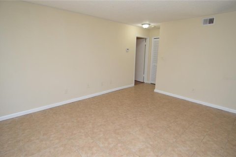 Condo in Tampa, Florida, 1 bedroom  № 1903934 - photo 19
