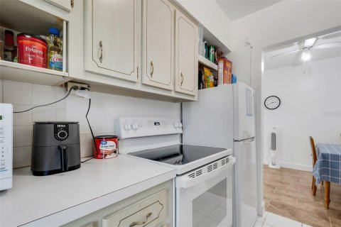 Condominio en venta en Lakeland, Florida, 2 dormitorios, 75.81 m2 № 1910595 - foto 11