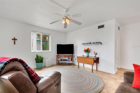 Condominio en venta en Lakeland, Florida, 2 dormitorios, 75.81 m2 № 1910595 - foto 7