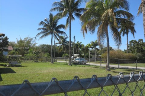 Casa en venta en Homestead, Florida, 1 dormitorio, 76.55 m2 № 2037647 - foto 3