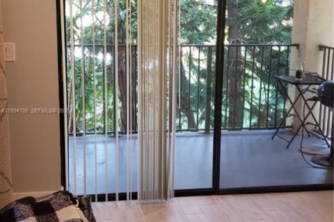 Copropriété à louer à Sunrise, Floride: 1 chambre, 70.05 m2 № 1993095 - photo 4