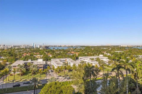 Condo in Bal Harbour, Florida, 2 bedrooms  № 2086598 - photo 2
