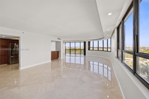 Condo in Bal Harbour, Florida, 2 bedrooms  № 2086598 - photo 12