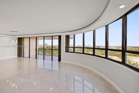 Condo in Bal Harbour, Florida, 2 bedrooms  № 2086598 - photo 5
