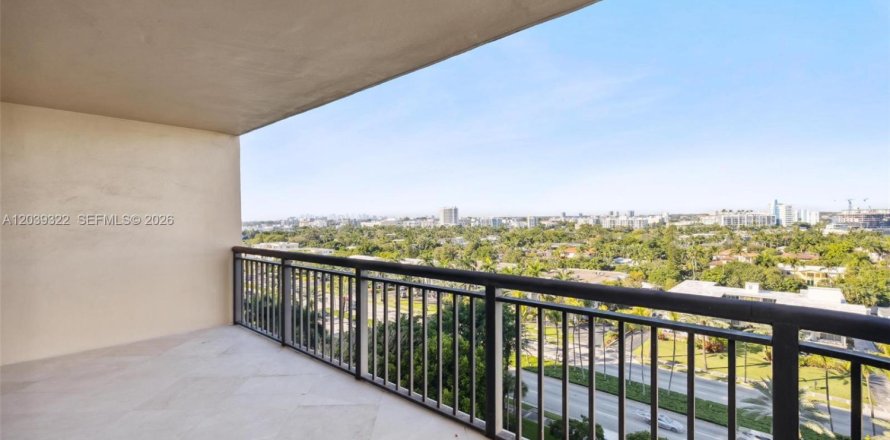 Condo in Bal Harbour, Florida, 2 bedrooms  № 2086598