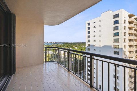 Condo in Bal Harbour, Florida, 2 bedrooms  № 2086598 - photo 20
