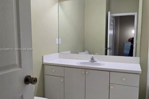 Touwnhouse à louer à Dania Beach, Floride: 3 chambres, 129.69 m2 № 2360228 - photo 7