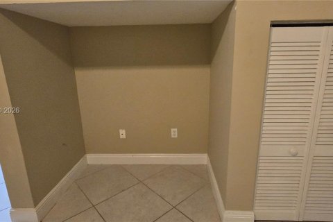 Touwnhouse à louer à Dania Beach, Floride: 3 chambres, 129.69 m2 № 2360228 - photo 18