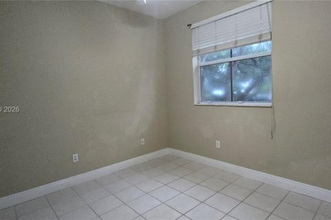 Touwnhouse à louer à Dania Beach, Floride: 3 chambres, 129.69 m2 № 2360228 - photo 9