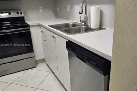 Touwnhouse à louer à Dania Beach, Floride: 3 chambres, 129.69 m2 № 2360228 - photo 16