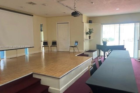 Купить кондоминиум в Майами, Флорида 1 спальня, 91.04м2, № 1988926 - фото 23