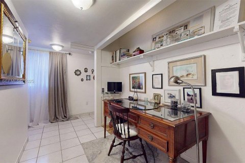 Купить кондоминиум в Майами, Флорида 1 спальня, 91.04м2, № 1988926 - фото 15