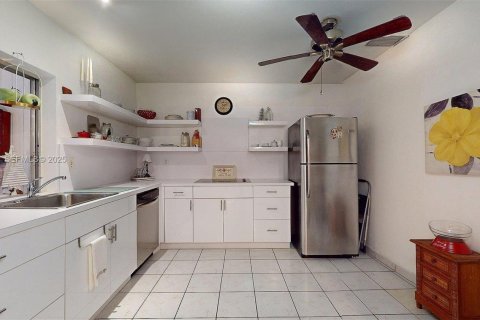 Купить кондоминиум в Майами, Флорида 1 спальня, 91.04м2, № 1988926 - фото 10