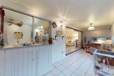 Купить кондоминиум в Майами, Флорида 1 спальня, 91.04м2, № 1988926 - фото 13