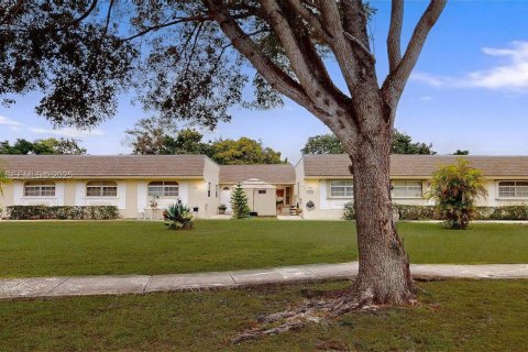 Кондоминиум с 1 спальней в Майами, Флорида № 1988926