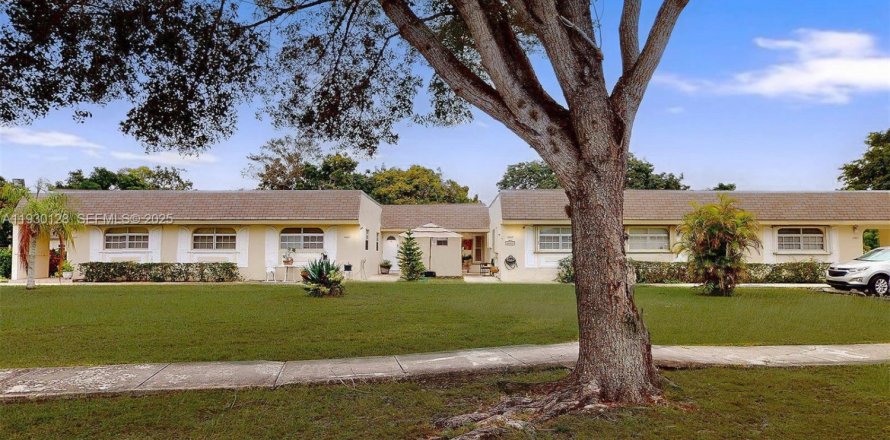 Кондоминиум с 1 спальней в Майами, Флорида № 1988926