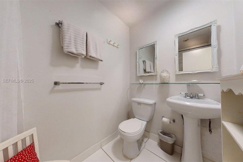 Купить кондоминиум в Майами, Флорида 1 спальня, 91.04м2, № 1988926 - фото 19