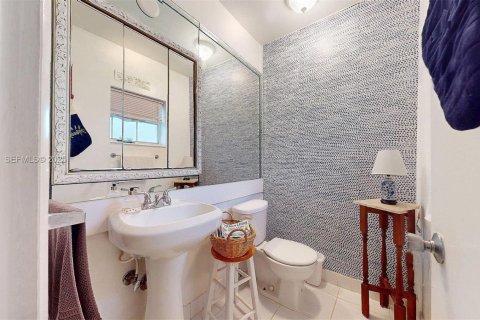 Купить кондоминиум в Майами, Флорида 1 спальня, 91.04м2, № 1988926 - фото 14