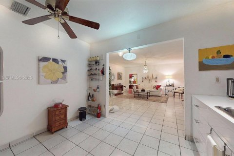 Купить кондоминиум в Майами, Флорида 1 спальня, 91.04м2, № 1988926 - фото 8