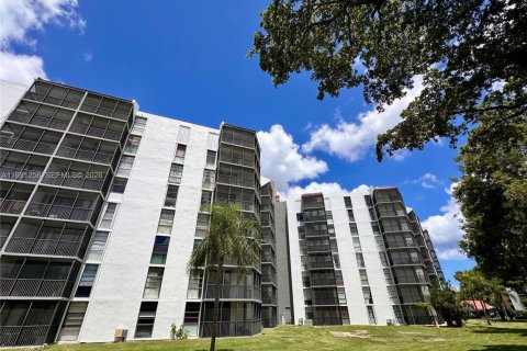 Condominio en alquiler en Aventura, Florida, 1 dormitorio, 68.84 m2 № 2052369 - foto 17