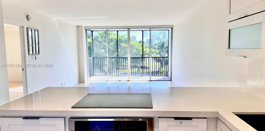 Condominio en Aventura, Florida, 1 dormitorio  № 2052369