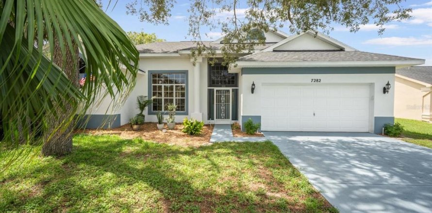 Villa ou maison à Spring Hill, Floride 4 chambres, 193.98 m2 № 1822967