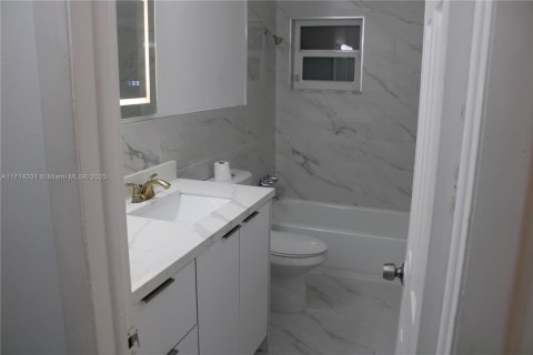 Casa en venta en Fort Lauderdale, Florida, 3 dormitorios, 178 m2 № 1466623 - foto 15