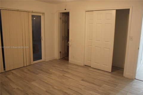 Casa en venta en Fort Lauderdale, Florida, 3 dormitorios, 178 m2 № 1466623 - foto 29