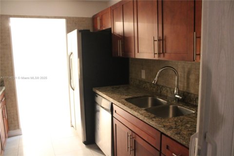 Casa en venta en Fort Lauderdale, Florida, 3 dormitorios, 178 m2 № 1466623 - foto 6