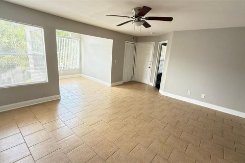 Condo in Orlando, Florida, 3 bedrooms  № 1787876 - photo 8