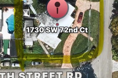 Commercial property in Miami, Florida 236.06 sq.m. № 2403731 - photo 18