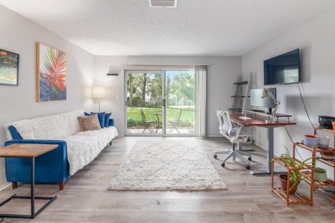 Condo in Gainesville, Florida, 2 bedrooms  № 1402315 - photo 3