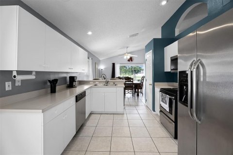 House in Davenport, Florida 3 bedrooms, 154.68 sq.m. № 1821418 - photo 14