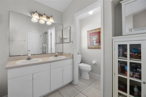 House in Davenport, Florida 3 bedrooms, 154.68 sq.m. № 1821418 - photo 24