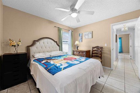 House in Davenport, Florida 3 bedrooms, 154.68 sq.m. № 1821418 - photo 19