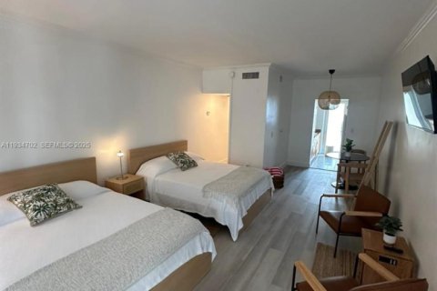 Condominio en alquiler en Miami Beach, Florida, 31.31 m2 № 1993937 - foto 2