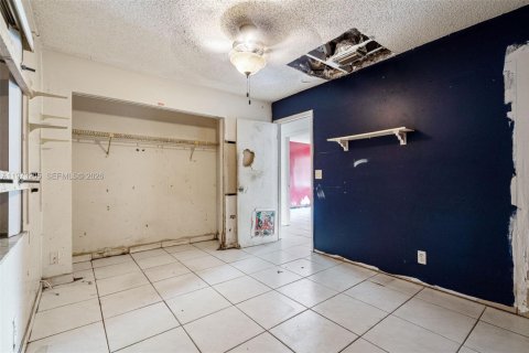 House in Lauderhill, Florida 2 bedrooms, 144.46 sq.m. № 2033423 - photo 24