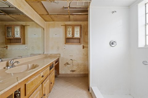 House in Lauderhill, Florida 2 bedrooms, 144.46 sq.m. № 2033423 - photo 18