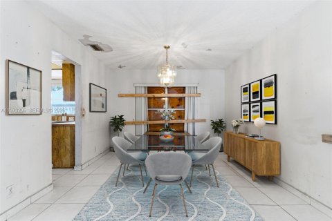 House in Lauderhill, Florida 2 bedrooms, 144.46 sq.m. № 2033423 - photo 9