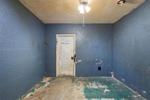 House in Lauderhill, Florida 2 bedrooms, 144.46 sq.m. № 2033423 - photo 27