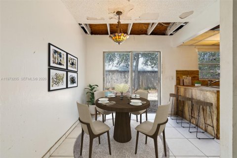 House in Lauderhill, Florida 2 bedrooms, 144.46 sq.m. № 2033423 - photo 12