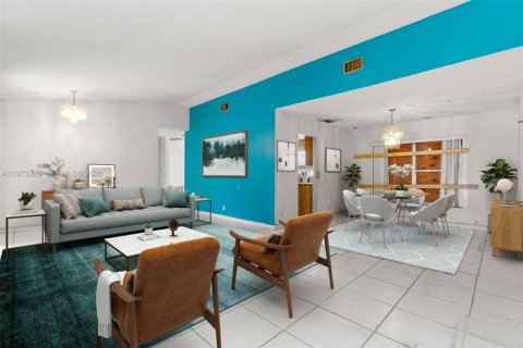 House in Lauderhill, Florida 2 bedrooms, 144.46 sq.m. № 2033423 - photo 7