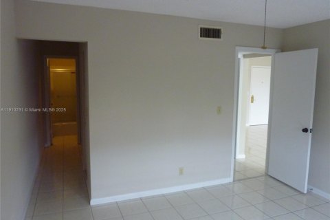 Copropriété à louer à Pompano Beach, Floride: 1 chambre, 61.97 m2 № 1965899 - photo 16