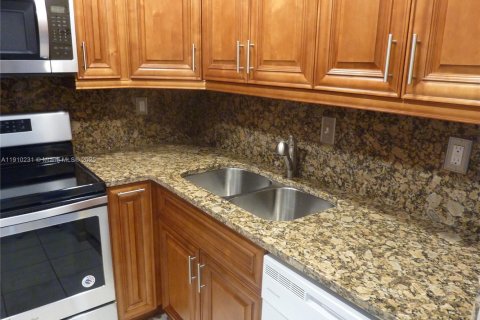 Copropriété à louer à Pompano Beach, Floride: 1 chambre, 61.97 m2 № 1965899 - photo 25