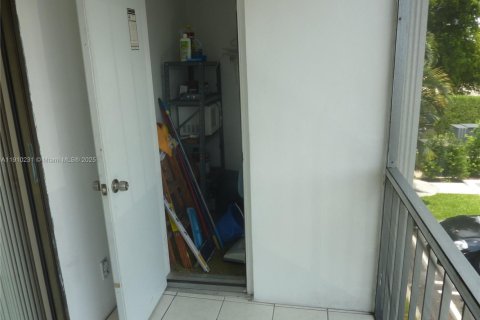 Copropriété à louer à Pompano Beach, Floride: 1 chambre, 61.97 m2 № 1965899 - photo 13