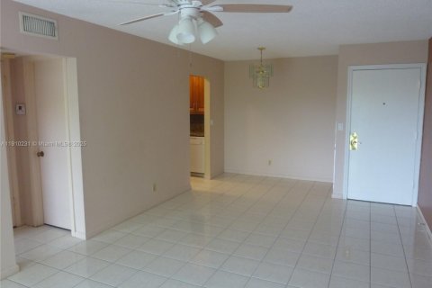 Copropriété à louer à Pompano Beach, Floride: 1 chambre, 61.97 m2 № 1965899 - photo 10