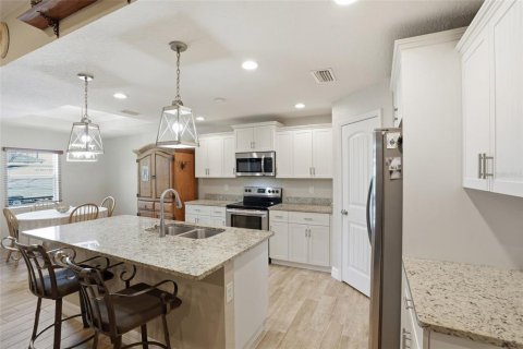 House in Rotonda, Florida 3 bedrooms, 149.29 sq.m. № 2166037 - photo 8
